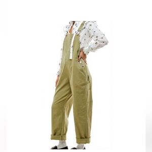 Saint Geraldine light yellow overalls